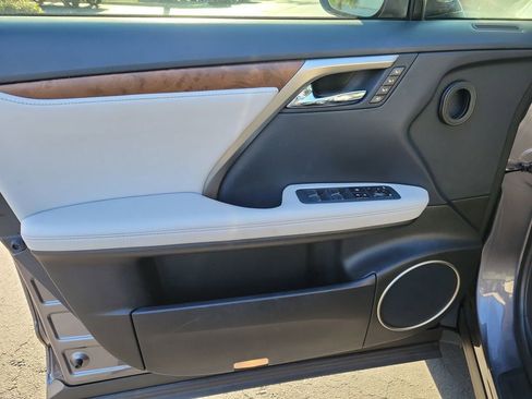 Used 2022 Lexus RX 350L Premium w/ Premium Package image 17