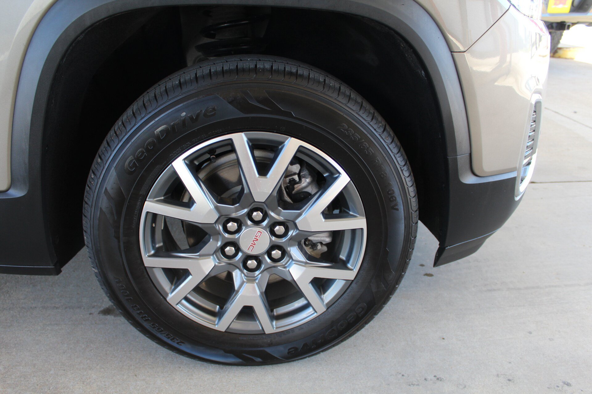 Used 2023 GMC Acadia SLT FWD image 69