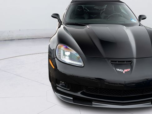 Used 2013 Chevrolet Corvette 427 w/ 1SB Preferred Equipment Group RWD image 17
