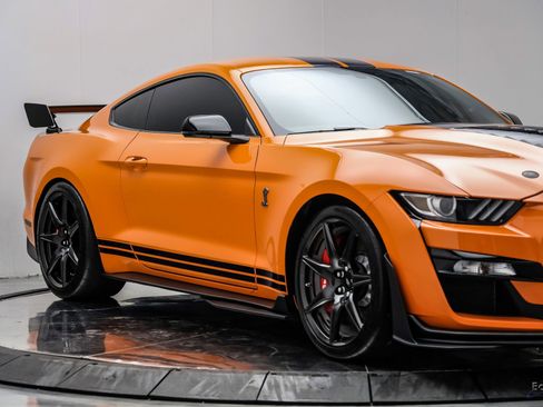 Used 2020 Ford Mustang Shelby GT500 w/ Carbon Fiber Track Pack RWD image 32