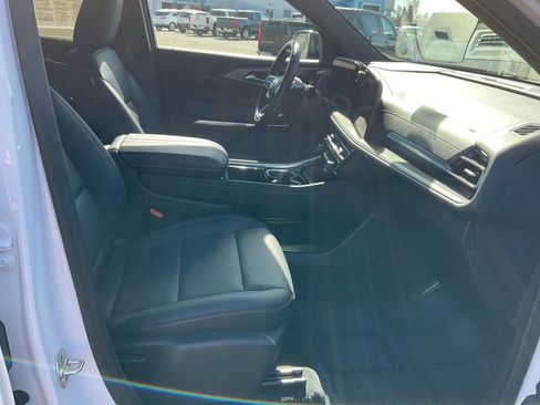 Used 2025 Chevrolet Traverse LT AWD/4WD image 22