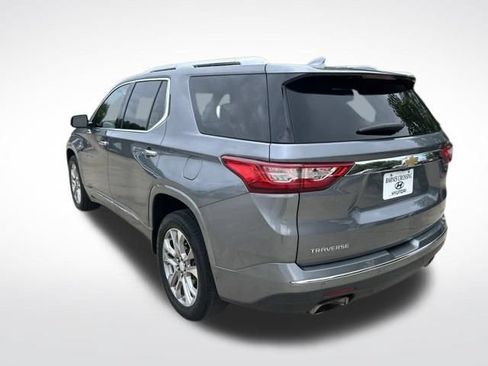 Used 2019 Chevrolet Traverse Premier w/ Driver Confidence II Package FWD image 5