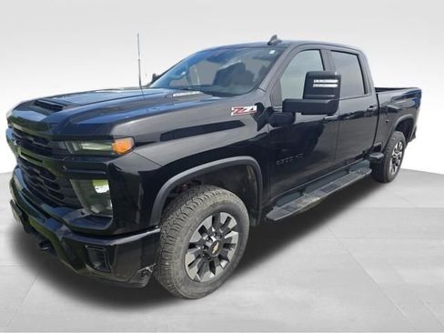 Used 2024 Chevrolet Silverado 2500 Custom w/ Custom Value Package AWD/4WD image 2