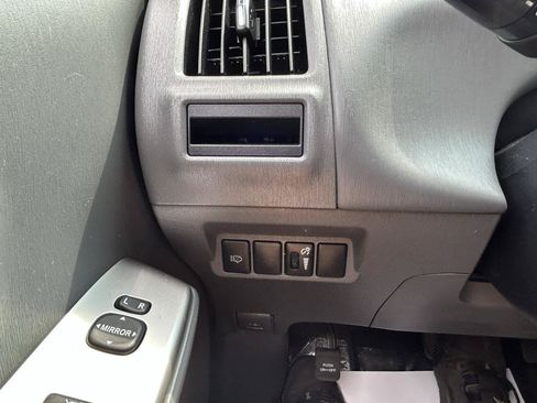 Used 2013 Toyota Prius V Five FWD image 27