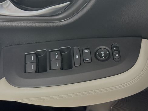 Certified 2026 Honda HR-V LX image 20