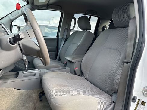 Used 2017 Nissan Frontier SV w/ SV Value Truck Package image 11