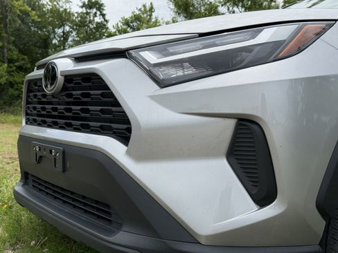 Used 2024 Toyota RAV4 LE AWD/4WD image 5