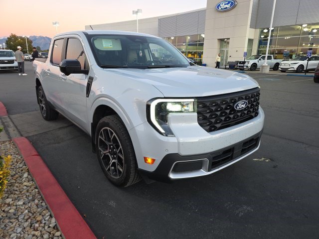 Used 2025 Ford Maverick Lariat w/ 4K Tow Package AWD/4WD image 2