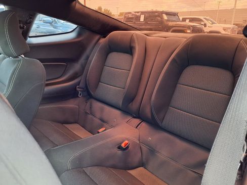 Used 2017 Ford Mustang Coupe RWD image 21