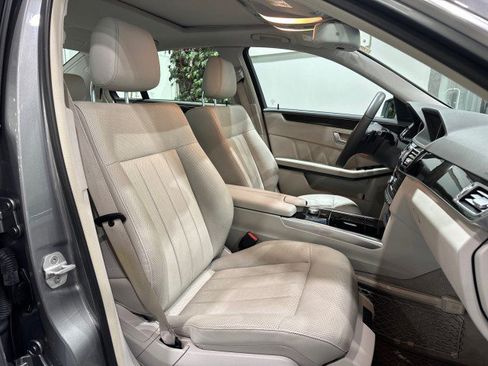 Used 2014 Mercedes-Benz E 550 4MATIC Sedan w/ Premium 1 Package image 56