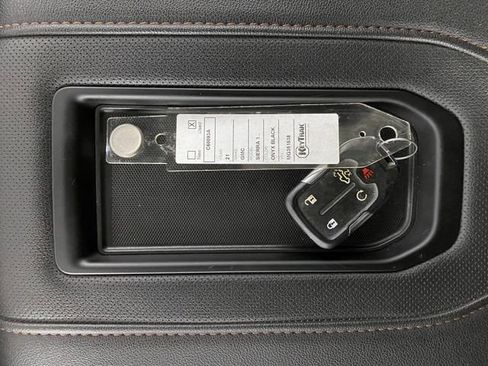 Certified 2021 GMC Sierra 1500 AT4 w/ AT4 Preferred Package image 29