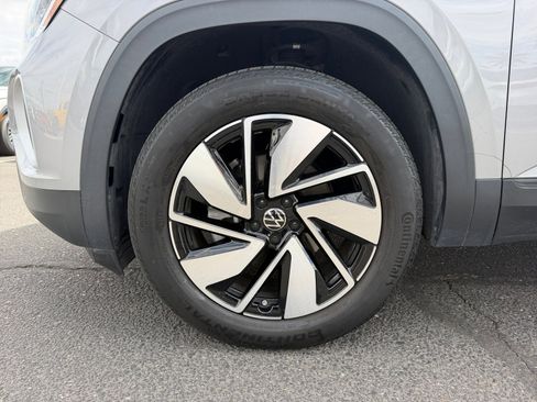 Used 2024 Volkswagen Atlas SE w/ Panoramic Sunroof Package image 26