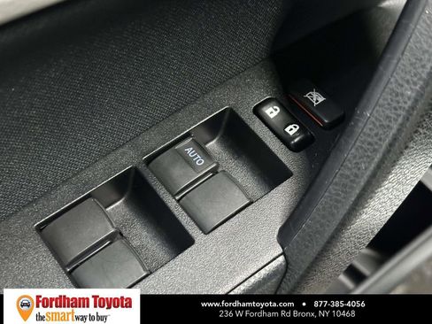 Used 2016 Toyota Corolla LE image 16