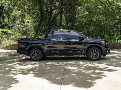 Used 2024 Honda Ridgeline Sport image 10