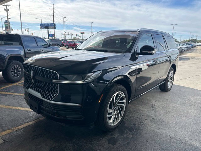 Used 2025 Lincoln Navigator Reserve AWD/4WD image 1