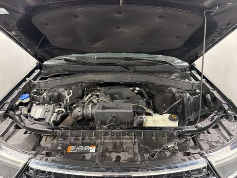 Used 2020 Ford Explorer XLT w/ Equipment Group 202A AWD/4WD image 11