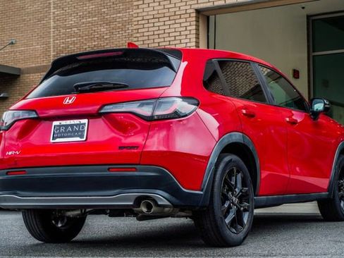 Used 2024 Honda HR-V Sport image 12