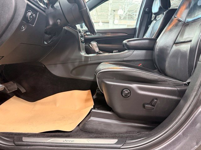 Used 2019 Jeep Grand Cherokee Overland AWD/4WD image 5