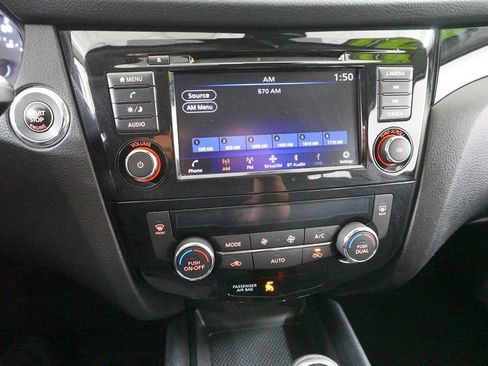 Used 2021 Nissan Rogue Sport SV image 17