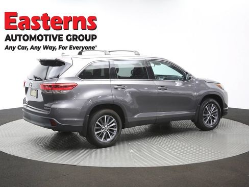 Used 2019 Toyota Highlander XLE AWD/4WD image 46