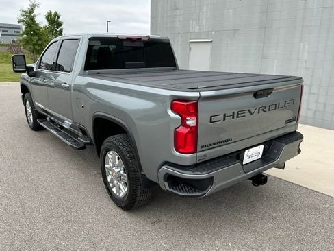 Used 2024 Chevrolet Silverado 2500 High Country w/ High Country Premium Package AWD/4WD image 2