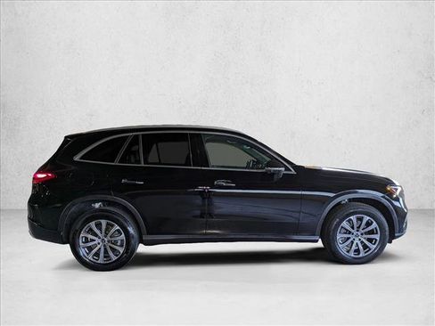 Certified 2025 Mercedes-Benz GLC 300 image 7