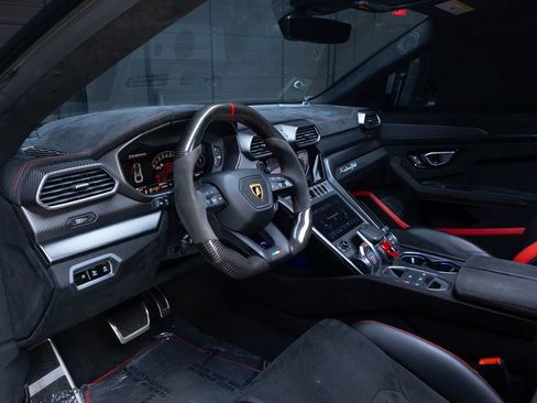 Used 2024 Lamborghini Urus Performante AWD/4WD image 31
