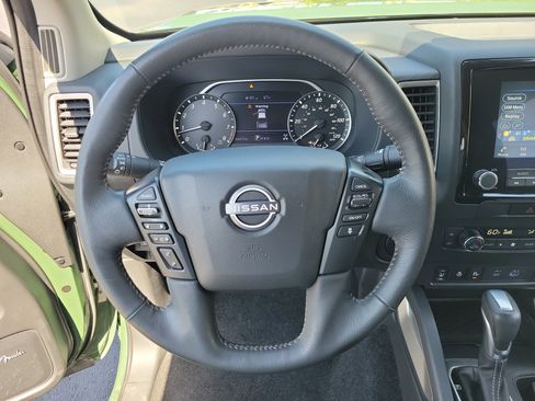 Used 2022 Nissan Frontier SV w/ SV Premium Package AWD/4WD image 31
