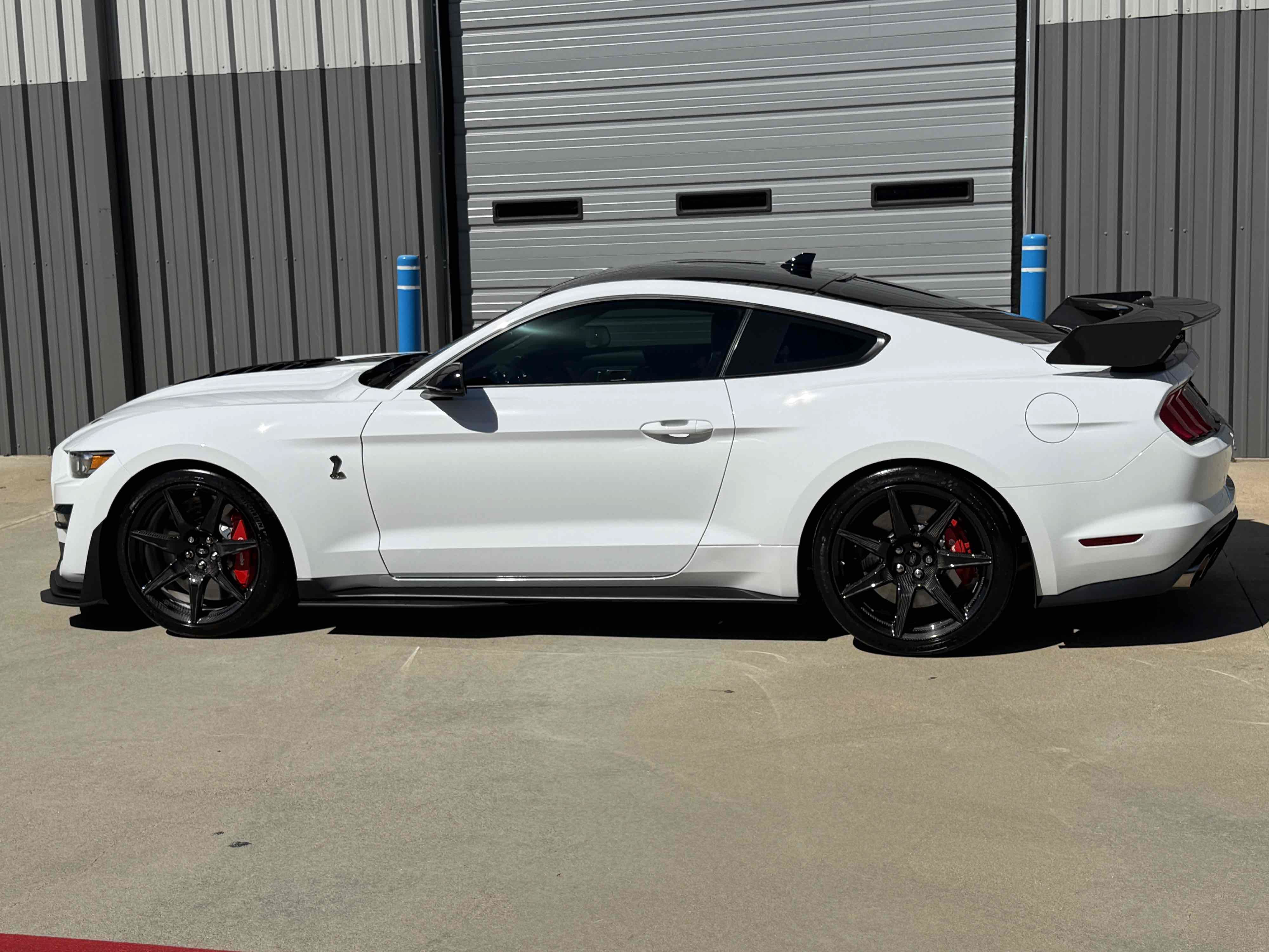 Used 2021 Ford Mustang Shelby GT500 w/ Carbon Fiber Track Pack RWD image 67