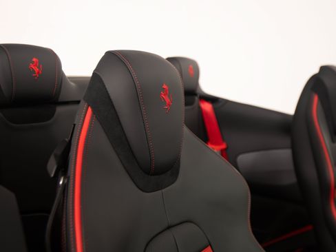 Used 2026 Ferrari Roma Spider RWD image 29