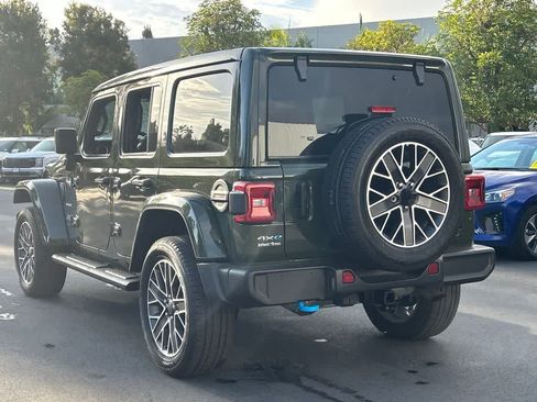 Used 2023 Jeep Wrangler Unlimited Sahara w/ Cold Weather Group AWD/4WD image 2