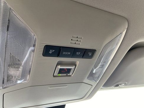 Used 2025 Toyota RAV4 LE image 40