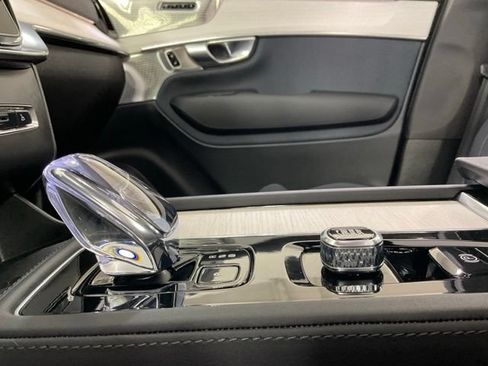 Certified 2025 Volvo XC90 T8 Ultra AWD/4WD image 23