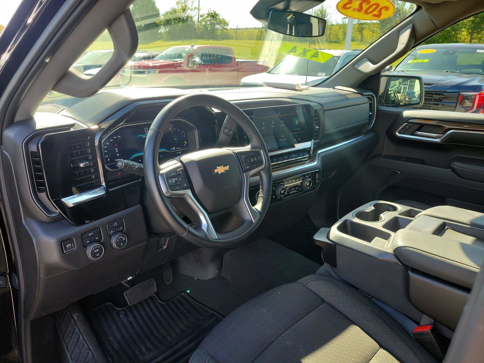 Used 2023 Chevrolet Silverado 1500 LT AWD/4WD image 17