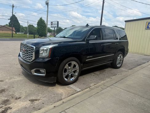 Used 2020 GMC Yukon Denali w/ Denali Premium Package AWD/4WD image 4
