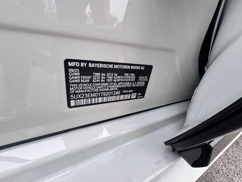 Used 2026 BMW X7 xDrive40i w/ Executive Package image 30