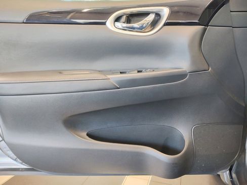 Used 2017 Nissan Sentra SL w/ SL Premium Technology Package image 28
