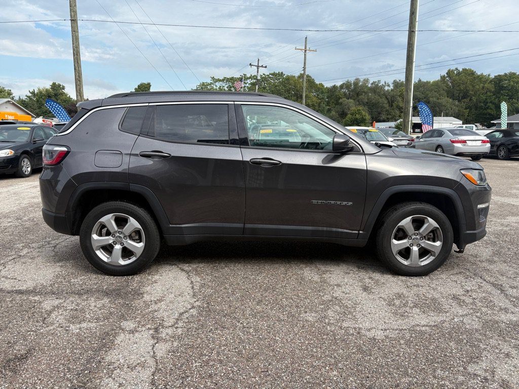 Used 2020 Jeep Compass Latitude w/ Cold Weather Group AWD/4WD image 3