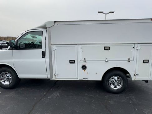 Used 2014 Chevrolet Express 3500 image 5