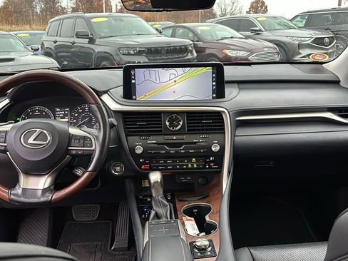 Used 2022 Lexus RX 350L Premium w/ Premium Package image 12