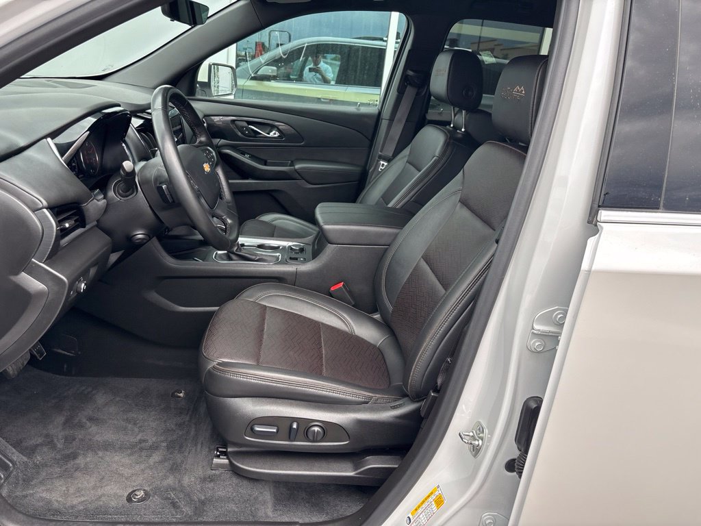 Used 2023 Chevrolet Traverse High Country AWD/4WD image 9