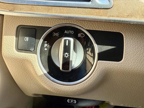 Used 2015 Mercedes-Benz E 350 4MATIC Sedan image 28