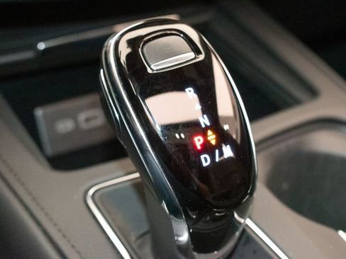Used 2024 Cadillac XT4 Premium Luxury AWD/4WD image 33