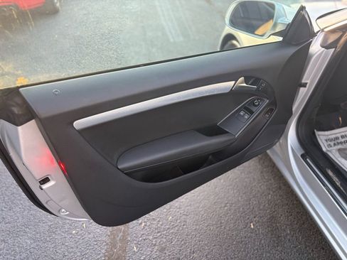 Used 2010 Audi A5 2.0T Premium image 26