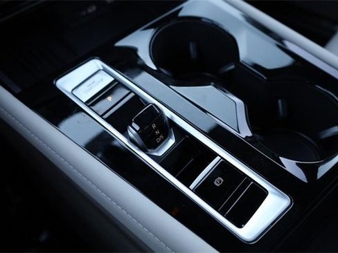 New 2026 Volkswagen Atlas SEL Premium R-Line image 21