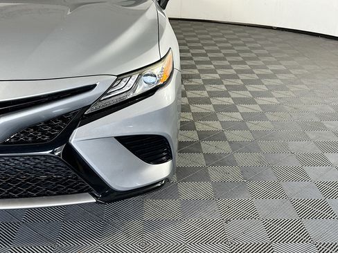 Used 2020 Toyota Camry XSE FWD image 9