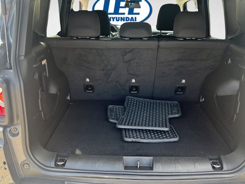Used 2023 Jeep Renegade Latitude AWD/4WD image 22
