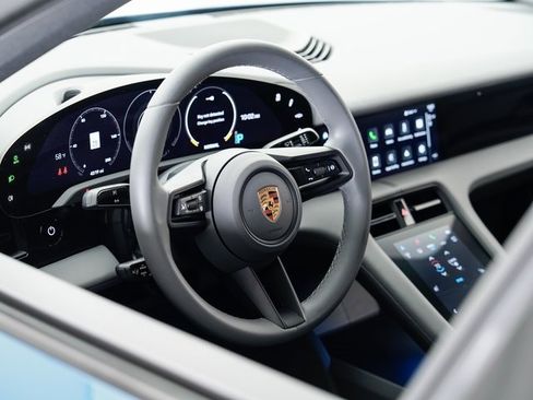 Used 2023 Porsche Taycan image 9