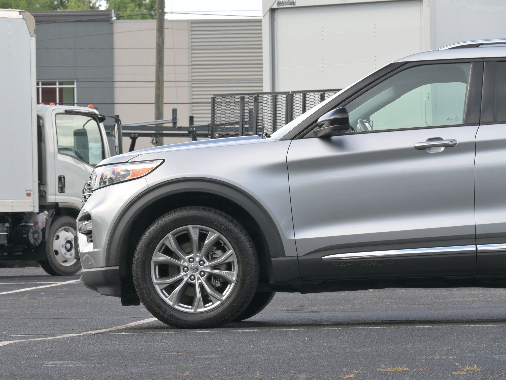 Used 2022 Ford Explorer Limited AWD/4WD image 5