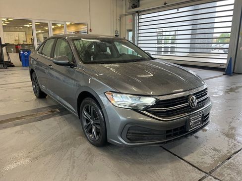 Used 2023 Volkswagen Jetta SE w/ Black Wheel Package FWD image 1